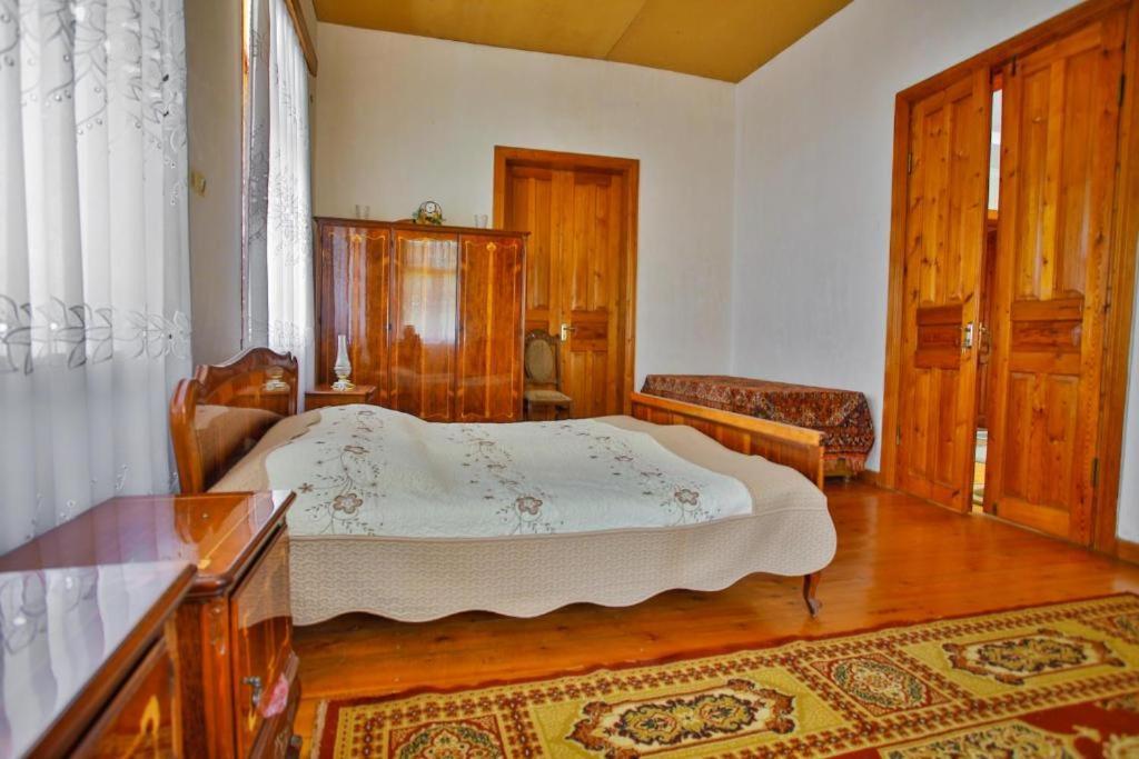 Zaali'S Wine Cellar Bed & Breakfast Vani Екстериор снимка