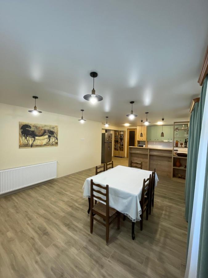Zaali'S Wine Cellar Bed & Breakfast Vani Екстериор снимка