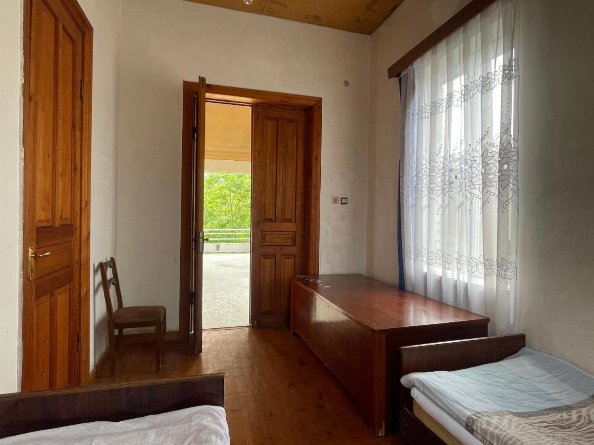 Zaali'S Wine Cellar Bed & Breakfast Vani Екстериор снимка